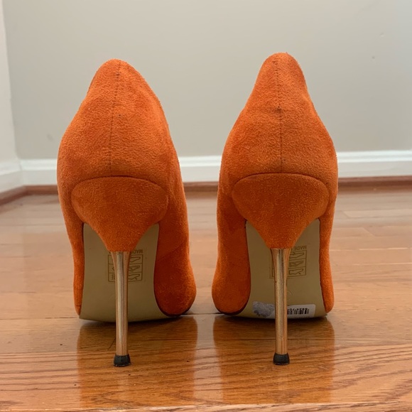 Shoes - Picture 4 of 6